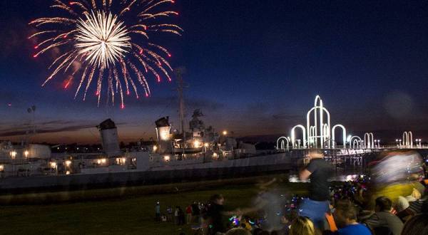 You Won’t Want To Miss These Incredible Fireworks Shows In Louisiana This Year
