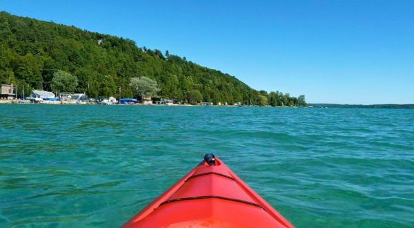 The Underrated Michigan Lake That’s Perfect For A Summer Day