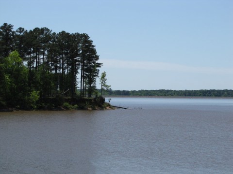 There's Nothing Better Than A Day Trip To Mississippi's Most Underrated Lake