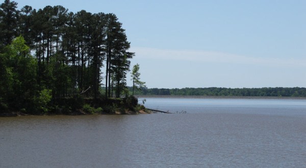 There’s Nothing Better Than A Day Trip To Mississippi’s Most Underrated Lake