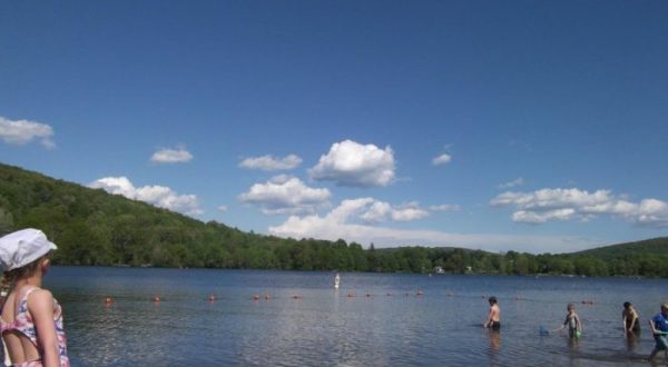 7 Swimming Spots With The Clearest, Most Pristine Water In Connecticut