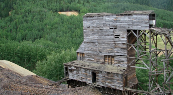 You’ll Never Forget A Trip Through This Old Gem Mine In Colorado