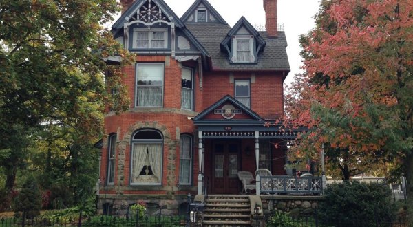 This Little Known Bed And Breakfast Near Detroit Is The Perfect Place To Get Away From It All