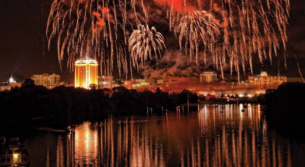 You Won’t Want To Miss These Incredible Fireworks Shows In Alabama This Year