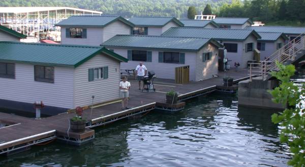 These Floating Cabins In Indiana Are The Ultimate Place To Stay Overnight This Summer