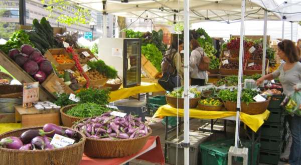 Everyone In Massachusetts Must Visit This Epic Farmers Market At Least Once