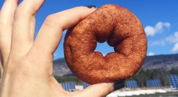 The Cider Donuts At This Vermont Landmark Are Downright Legendary