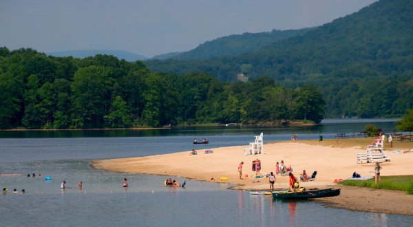 The Underrated Lake Near Washington DC That’s Perfect For A Summer Day
