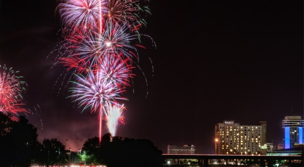 You Won’t Want To Miss These Incredible Fireworks Shows In Kansas This Year