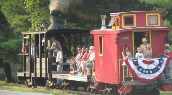 This Zero Cost Train Ride In West Virginia Is Up And Running Again And You’ll Want To Visit ASAP