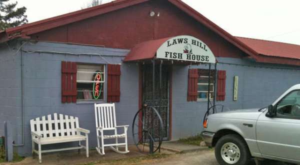 This Small Town Fish House Serves Some Of The Best Catfish In All Of Mississippi