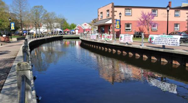 The Busiest Little River Town In Delaware Will Make Your Summer Unforgettable