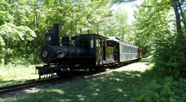 You’ll Absolutely Love A Ride On Maine’s Majestic Mountain Train This Summer