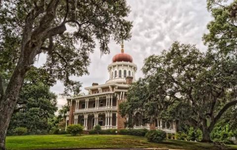 This Is The Most Famous Historic Home In Mississippi...And You'll Want To Visit