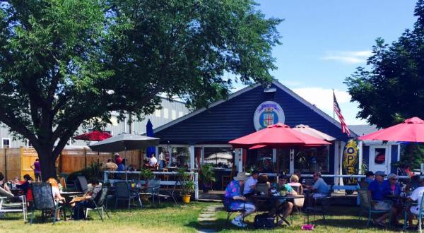 The Amazing Connecticut Restaurant You Can Only Get To By Boat