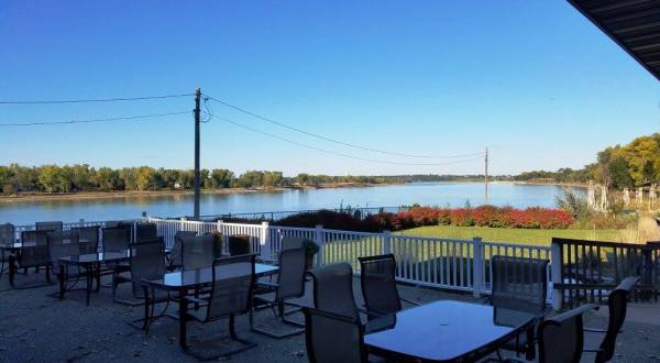 This Secluded Riverfront Restaurant In Nebraska Is One Of The Most Magical Places You’ll Ever Eat