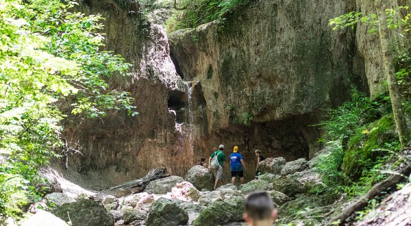 The Hiking Trail Hiding In Mississippi That Will Transport You To Another World