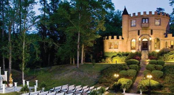 The Louisiana Castle That’s Straight Out Of A Fairy Tale