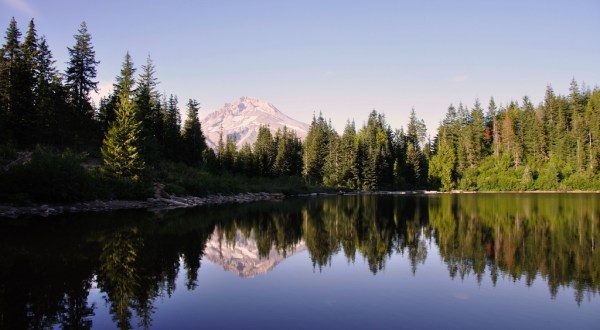 This Gorgeous 3 Mile Hike In Oregon Will Lead You To A Spectacular Secret Lake