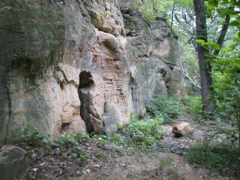 The One Trail In Kansas That Leads You Straight To An Extraordinary Cave
