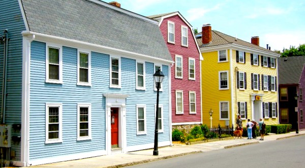 Definitely Take A Summer Day Trip To This Charming Town In Massachusetts