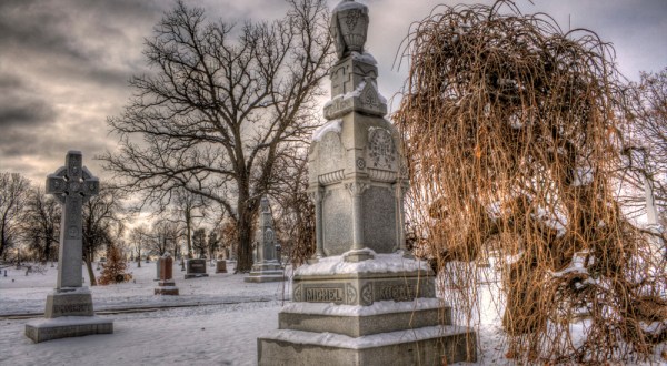 11 Disturbing Cemeteries In Minnesota That Will Give You Goosebumps