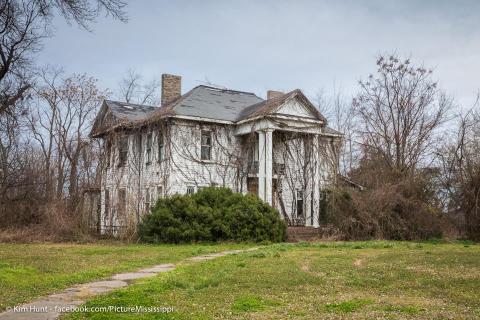 7 Historic Plantations In Mississippi That Are Being Reclaimed By Nature
