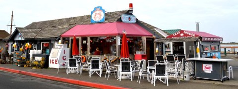 This Amazing Seafood Shack On The Oregon Coast Is Absolutely Mouthwatering