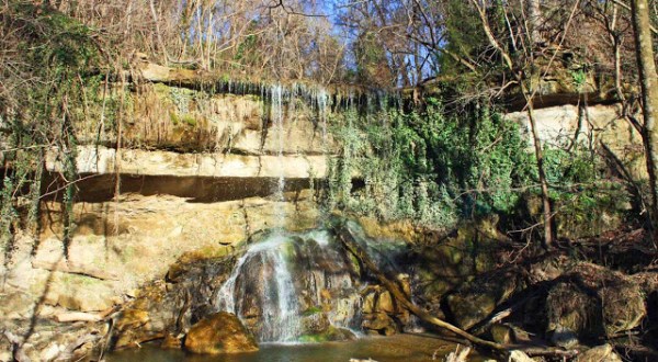 This Mississippi Waterfall Is Hiding In A State Park And Most People Have No Idea It Exists