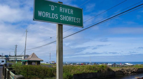 The Shortest River In The World Is Right Here In Oregon And It Leads To The Most Magical Beach