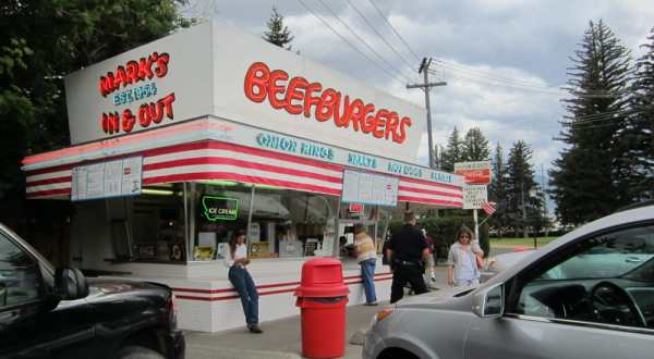 Everyone Goes Nuts For The Hamburgers At This Nostalgic Eatery In Montana