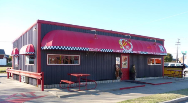 The Unassuming Restaurant In Oklahoma That Serves The Best Fried Onion Burger You’ll Ever Taste