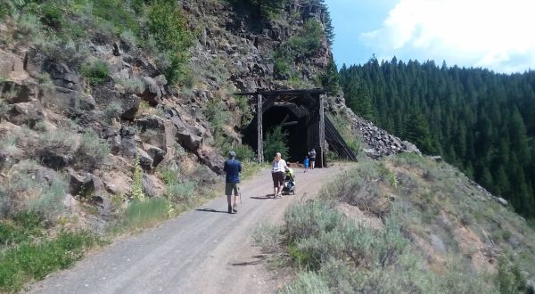 This Amazing Hiking Trail In Idaho Takes You Through An Abandoned Train Tunnel
