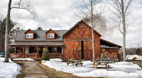 This Pancake House And Petting Zoo Is A New Hampshire Dream