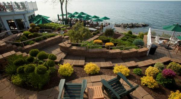 A Secluded Beachfront Restaurant In Ohio, Crosswinds Grille Is A Magical Place To Eat