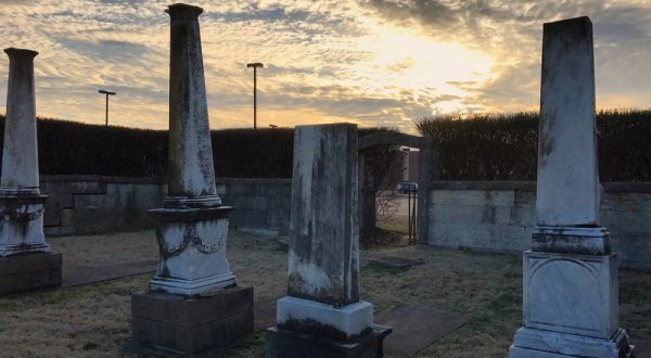 8 Disturbing Cemeteries Around Louisville That Will Give You Goosebumps
