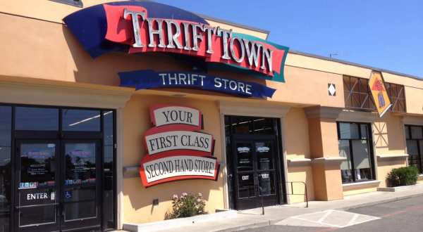If You Live In Northern California, You Must Visit This Unbelievable Thrift Store At Least Once