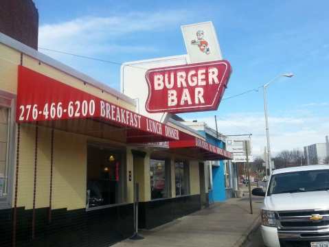 Everyone Goes Nuts For The Hamburgers At This Nostalgic Eatery In Virginia