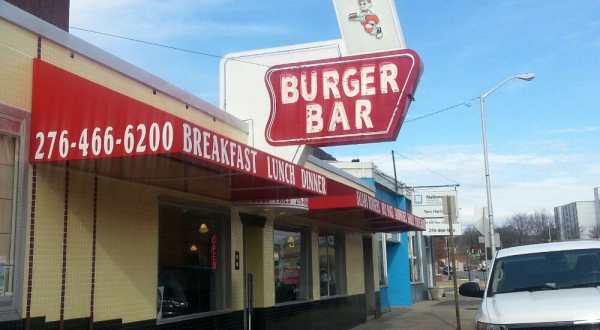 Everyone Goes Nuts For The Hamburgers At This Nostalgic Eatery In Virginia