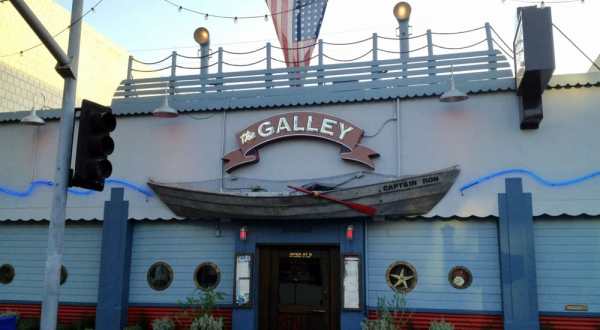 The Nautical Themed Restaurant In Southern California That Serves Mouthwatering Seafood