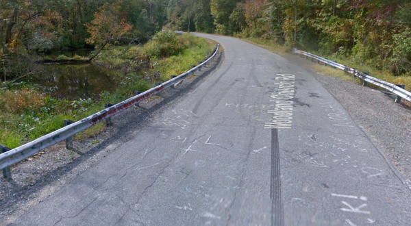 Driving Down This Haunted Delaware Road May Give You Nightmares