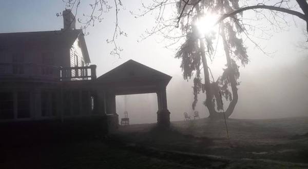 The Little Known Haunted Manor Near Cleveland That Will Make Your Blood Run Cold