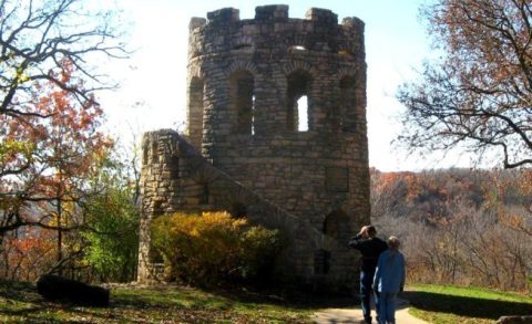 The Most Awesome Hike In Iowa That Will Take You To An Abandoned Castle