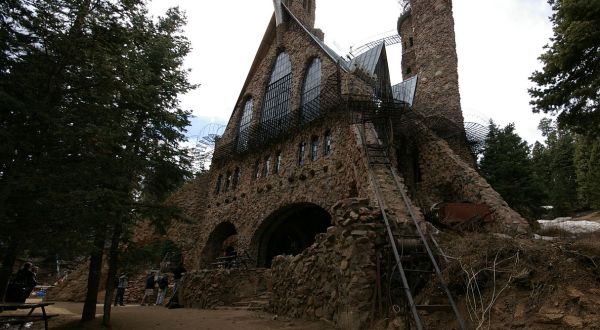 Most People Have No Idea This Stunning Castle In Colorado Even Exists