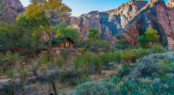There’s A Restaurant Hiding At The Bottom Of The Grand Canyon That’s Only Accessible By Hike