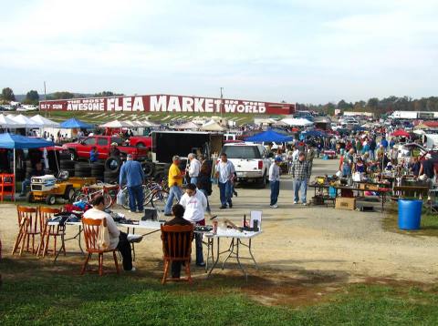 You Could Easily Spend All Weekend At This Enormous Kentucky Flea Market