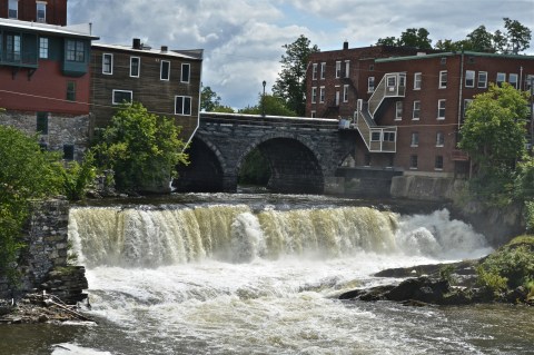 The Charming Waterfall Town In Vermont You Have To Visit At Least Once