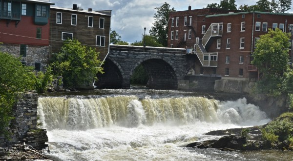The Charming Waterfall Town In Vermont You Have To Visit At Least Once