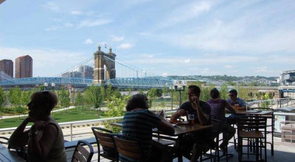 9 Cincinnati Restaurants Right On The River That You’re Guaranteed To Love