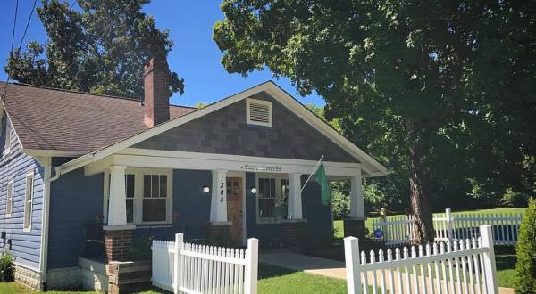 There’s A Restaurant Hiding Inside This Charming House In Nashville And You’ll Want To Visit
